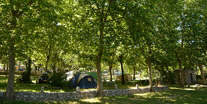 Emplacements De Camping Camping 3 Vence Domaine De La Bergerie